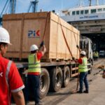 Persiapan armada truk dan kapal laut untuk kirim barang antar pulau